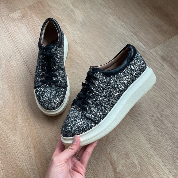 LINEA PAOLO tennis shoe — silver glitter size 11. - Picture 5 of 7